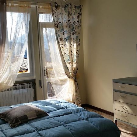 Apartment Iseo Lake Sale Marasino Pokój zdjęcie