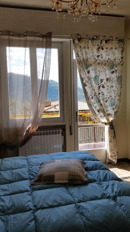 Apartment Iseo Lake Sale Marasino Pokój zdjęcie