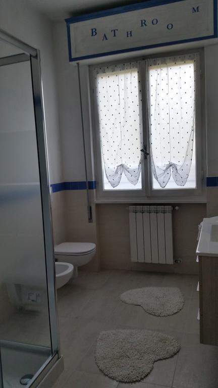 Apartment Iseo Lake Sale Marasino Pokój zdjęcie