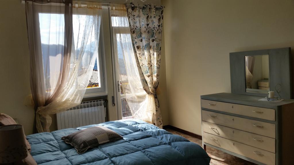 Apartment Iseo Lake Sale Marasino Pokój zdjęcie