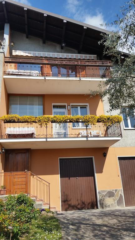 Apartment Iseo Lake Sale Marasino Pokój zdjęcie