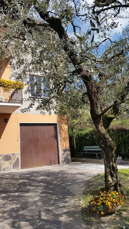 Apartment Iseo Lake Sale Marasino Pokój zdjęcie